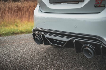 Maxton Design Ford Fieste MK8 ST Rear Valance Diffuser + Milltek Sport Uitlaat