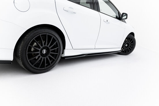 Maxton Design Ford Focus ST Mk3 Side Skirts Diffuser Versie 3