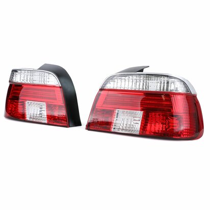 bmw-5-Serie-e39-limousine-achterlichten-rood-helder-zwart-apk-vervangingbmw-5-Serie-e39-limousine-achterlichten-rood-helder-zwa