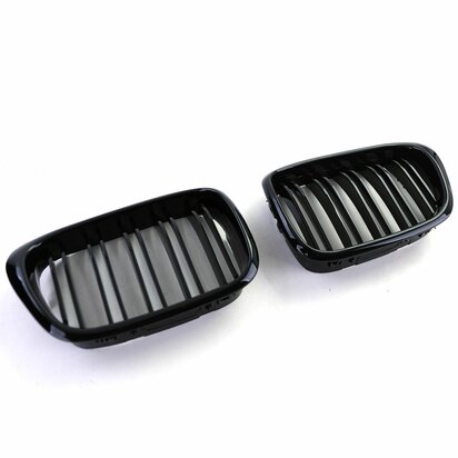 bmw-5-Serie-Grill-Nieren-e39-dubbelspijl-performance-grill-zwart-glans