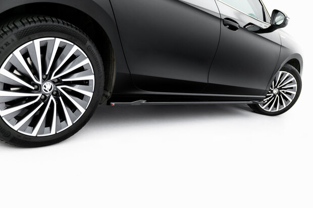 Maxton Design Skoda Superb Mk4 Side Skirts Diffusers Versie 1