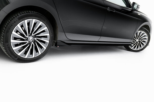 Maxton Design Skoda Superb Mk4 Side Skirts Diffusers Versie 2