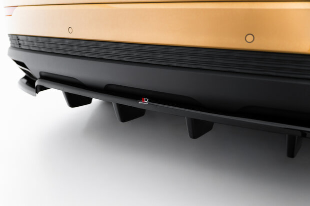 Maxton Design Audi Q8 Facelift Rear Splitter Vertical Bar Versie 1