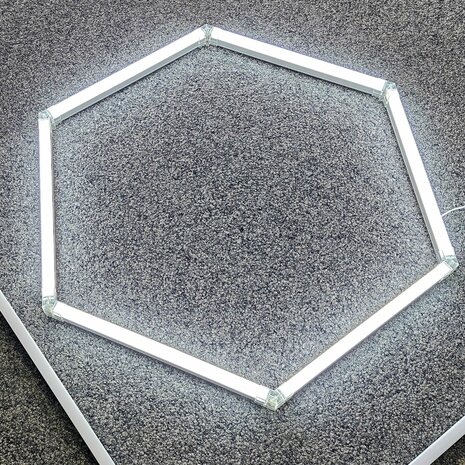 Hexagon LED Plafondverlichting 4,85x2,44m – Premium Garage & Showroom Licht