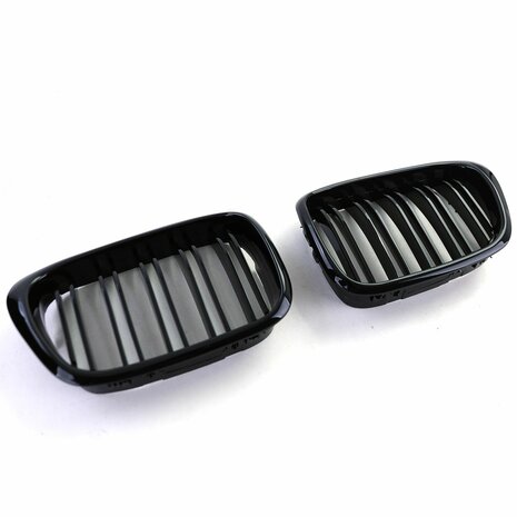 bmw-5-Serie-Grill-Nieren-e39-dubbelspijl-performance-grill-zwart-glans