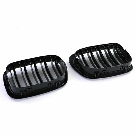 bmw-5-Serie-Grill-Nieren-e39-dubbelspijl-performance-grill-zwart-glans