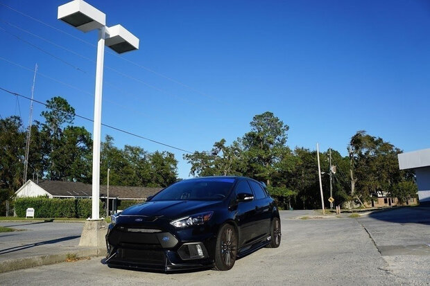 Maxton-Design-Ford-Focus-RS-Mk3-Hybrid -Splitter-Spoiler