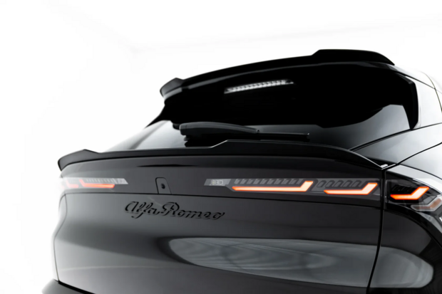 Alfa-Romeo-Junior-Mk1-Spoiler-Cap-Maxton-Design-Bottom