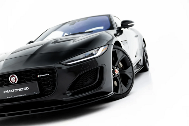 Maxton-Design- Jaguar-F-Type-X152-Facelift-2-Splitter-Spoiler-Pro-Street-Versie-1