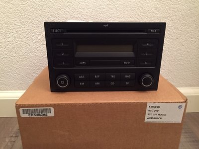 Volkswagen radio Rcd 200 Mp3 blauw display NIEUW!